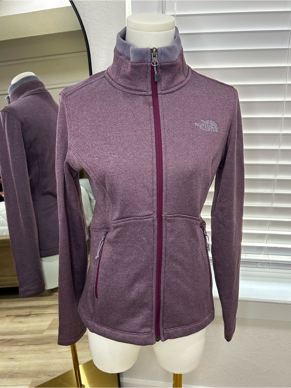 The North Face Women's Plum Zip-Up Jacket